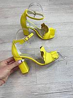 Эксклюзивные открытые босоножки женские кожаные желтые на каблуке, натуральная кожа. Весенние, летние 2022