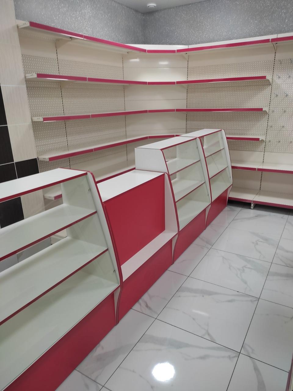 Вітрини Прилавки торгові з ДСП в різних кольорах