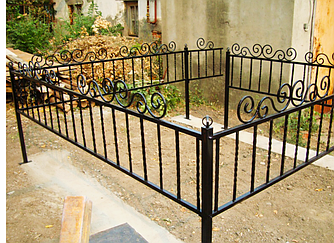 Огорожа на кладовище, С-17