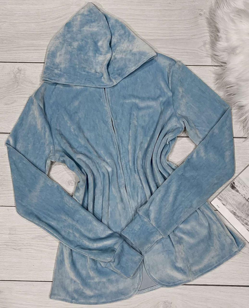 Жіноча домашня накидка з плюшевого велюру.