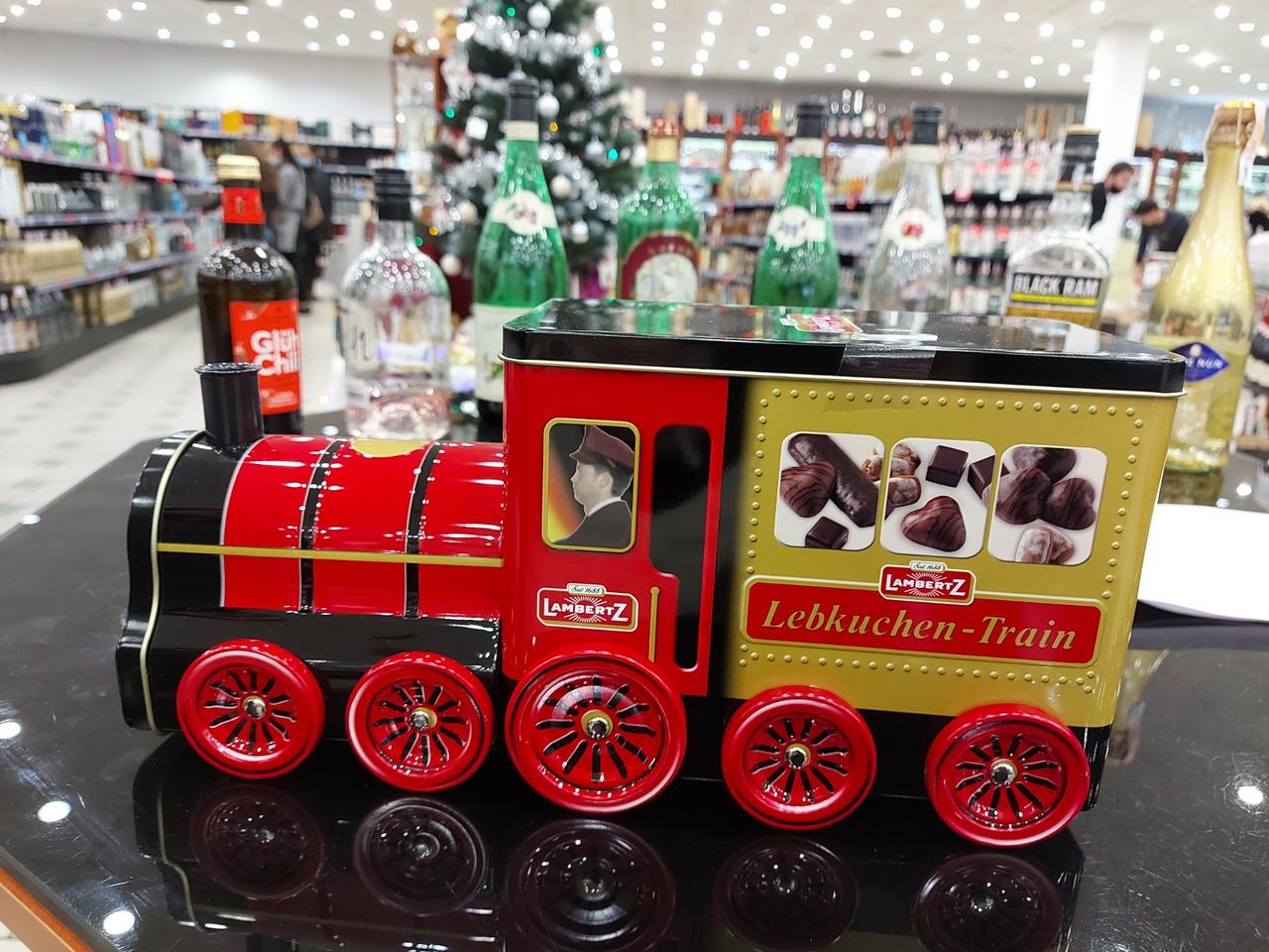 Новорічні Пряники в паровозі Lebkuchen-Train Lembertz 825 г Німеччина (опт 2 шт)