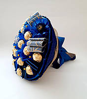 Букет из конфет Ferrero Rocher синий Васильковое поле № 1697