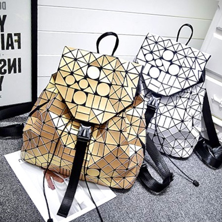 Матовий геометричний рюкзак для дівчини Бао Бао Сірий і Золотий Асенефа