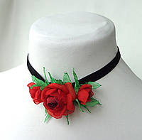 Чекер черный бархатный с цветком на шею "Красные чайные розы"