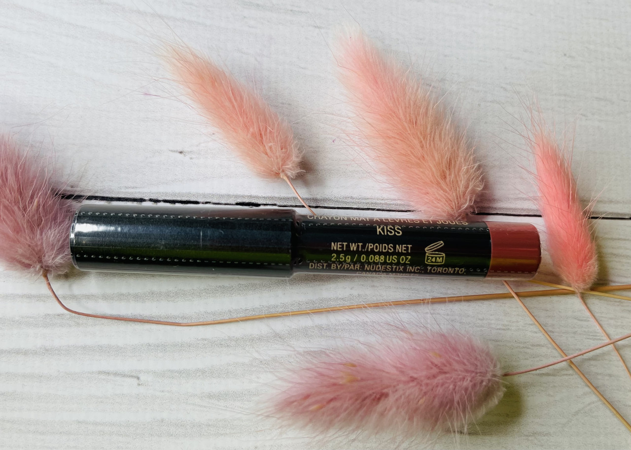 Стик для губ і щік NUDESTIX Intense Matte Lip + Cheek Pencil