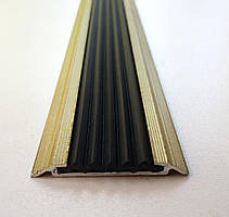 Алюминиевая накладка на ступени с одной противоскользящей вставкой плоская, 48 мм. УЛ 150. Золото металлик