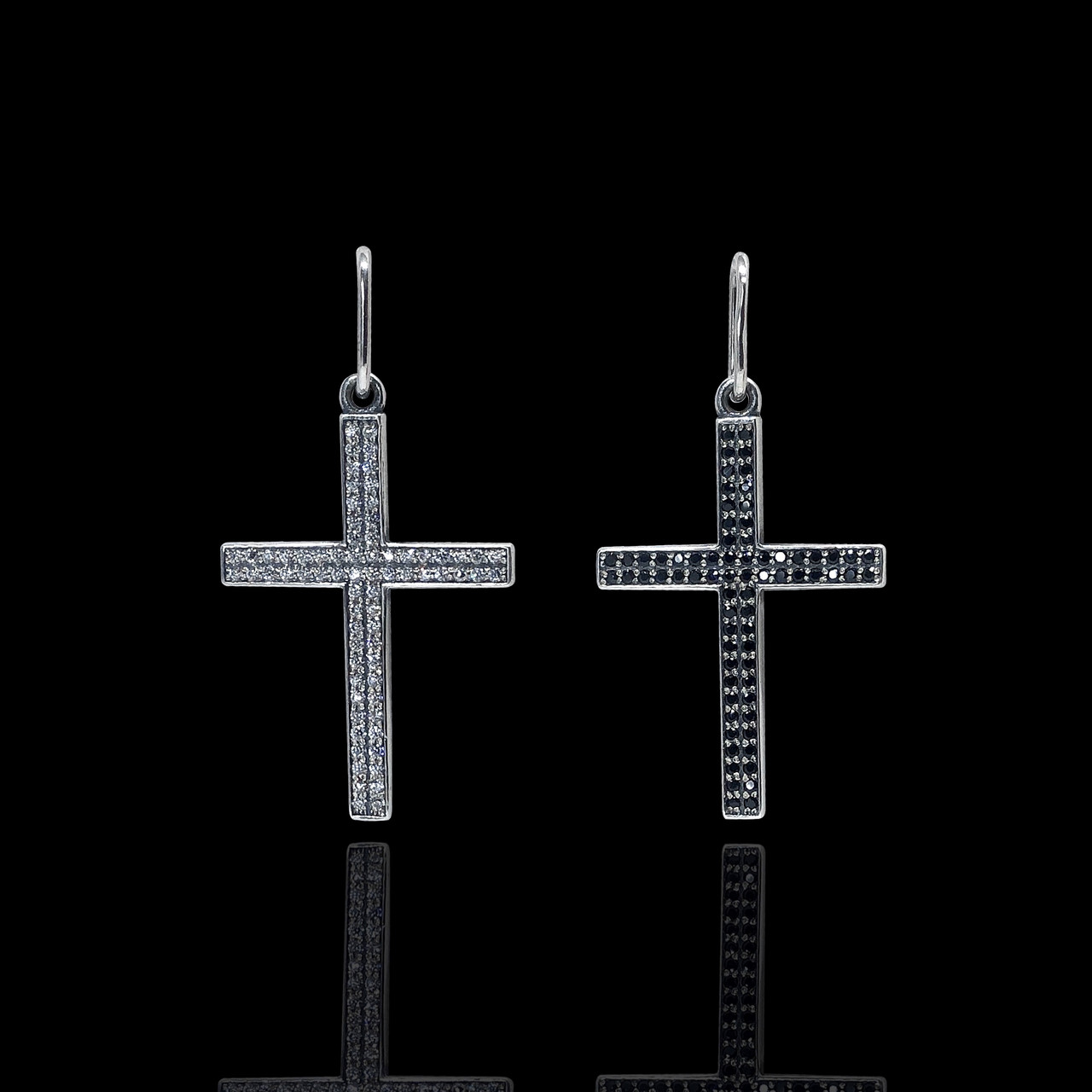 Срібний хрестик із різнобарвними фіанітами