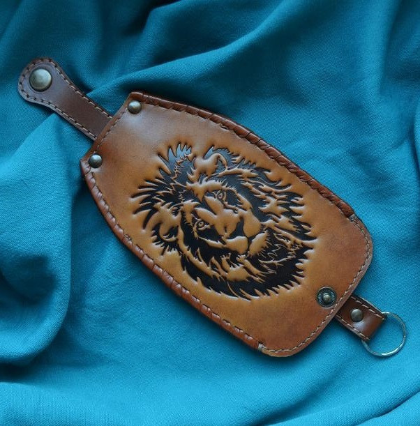 Ключниця з кільцем з натуральної шкіри з художнім тисненням "Лев", фото 1