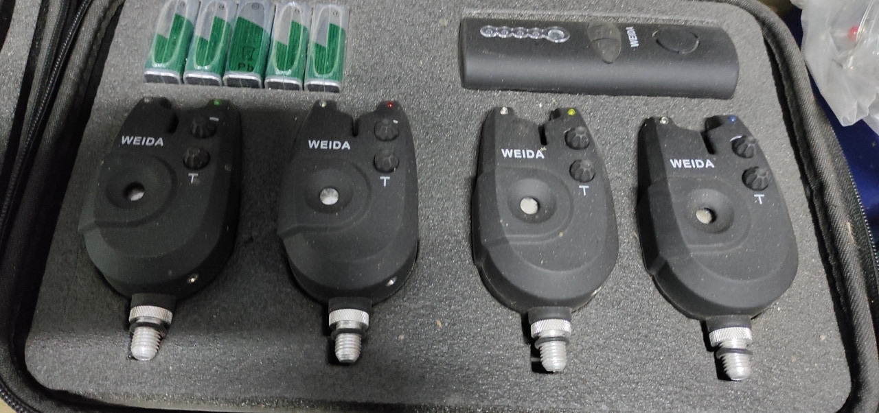 Набір сигналізаторів для риболовлі з пейджером "WEIDA", 4+1 (вологостійкі)