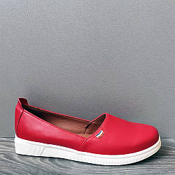 Жіночі шкіряні туфлі червоного кольору