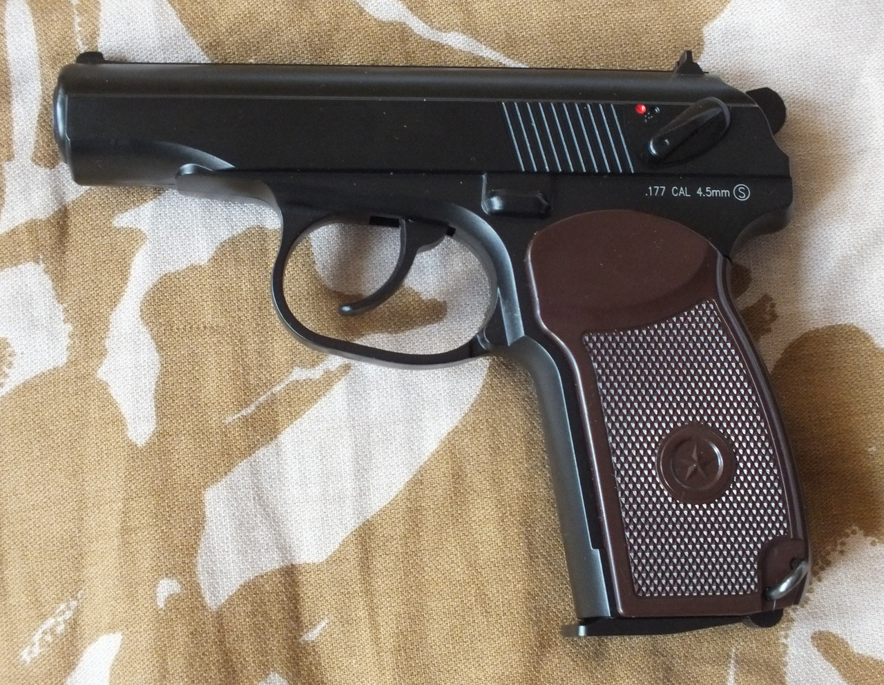 Пневматичний пістолет KWC Makarov