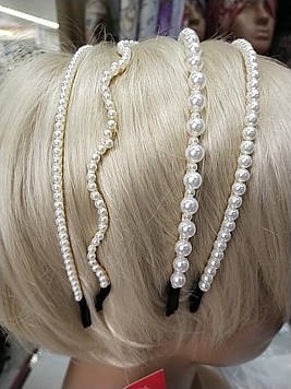 Гарний тонкий обруч 1 шт для волосся металевий з перлинами прикрашений білим перлами