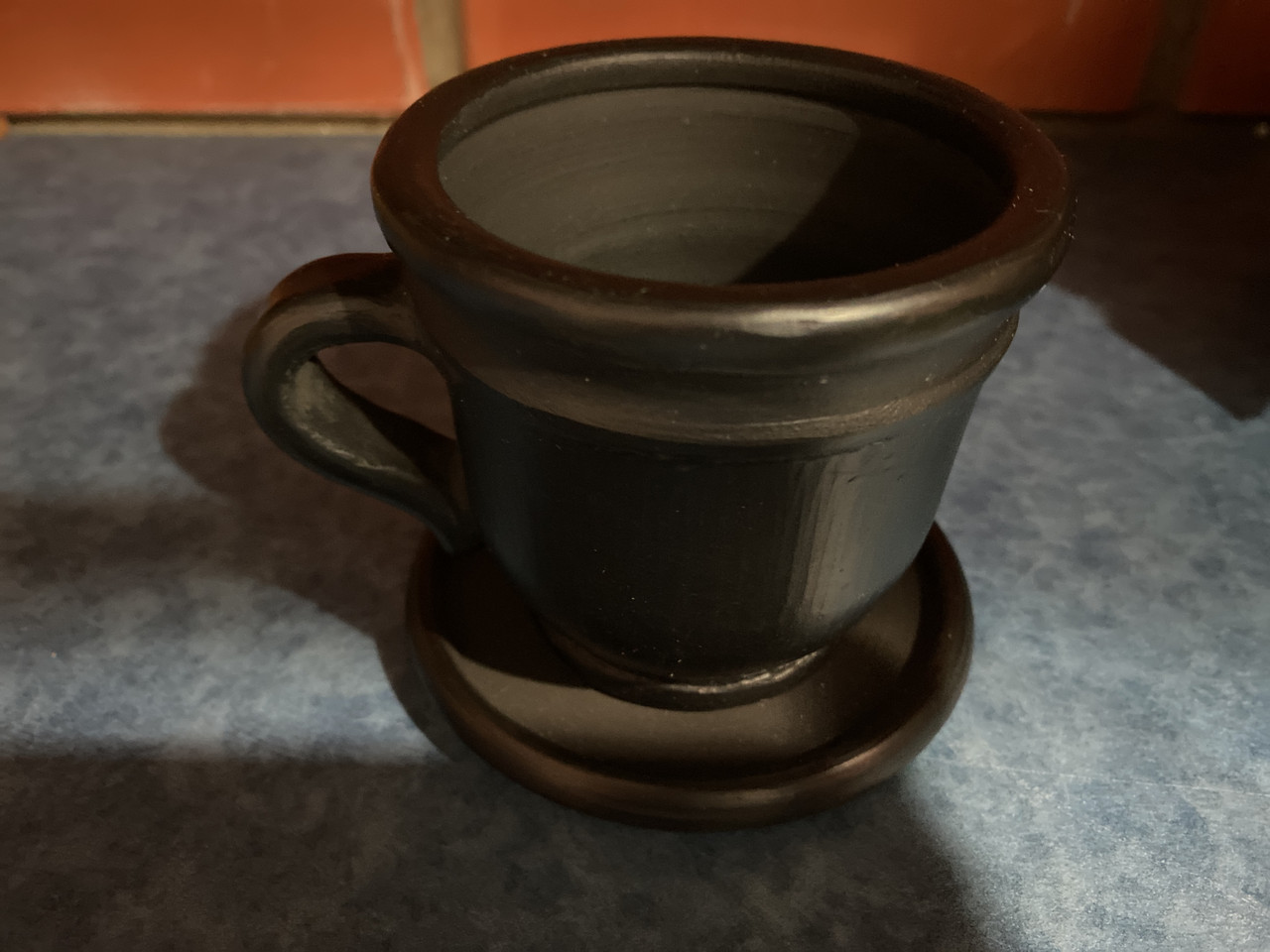 Кофейна чашка з блюдцем глиняна "Чорна кераміка Димлена" авторська ручна робота об"єм 200 мл