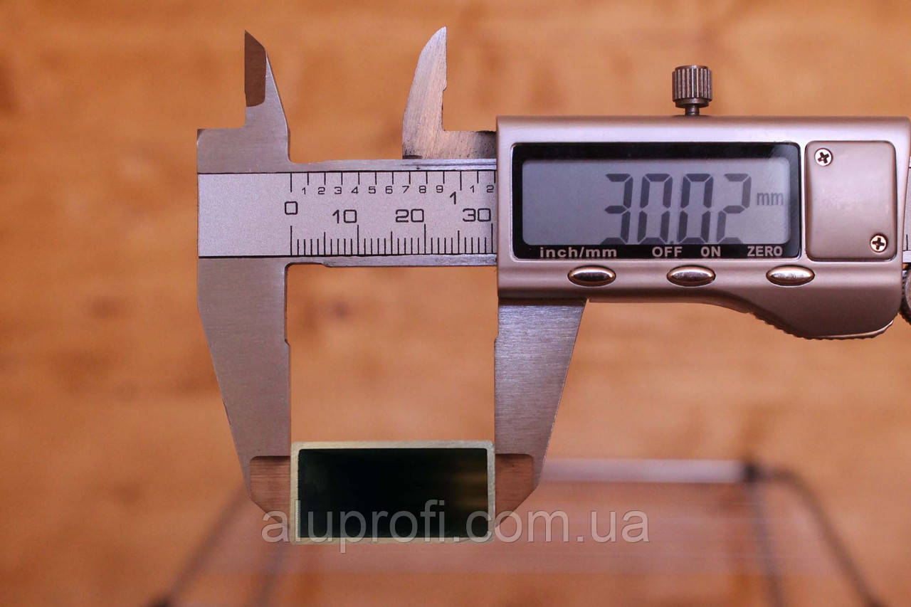Труба алюмінієва 25х20х1,5 мм АД31