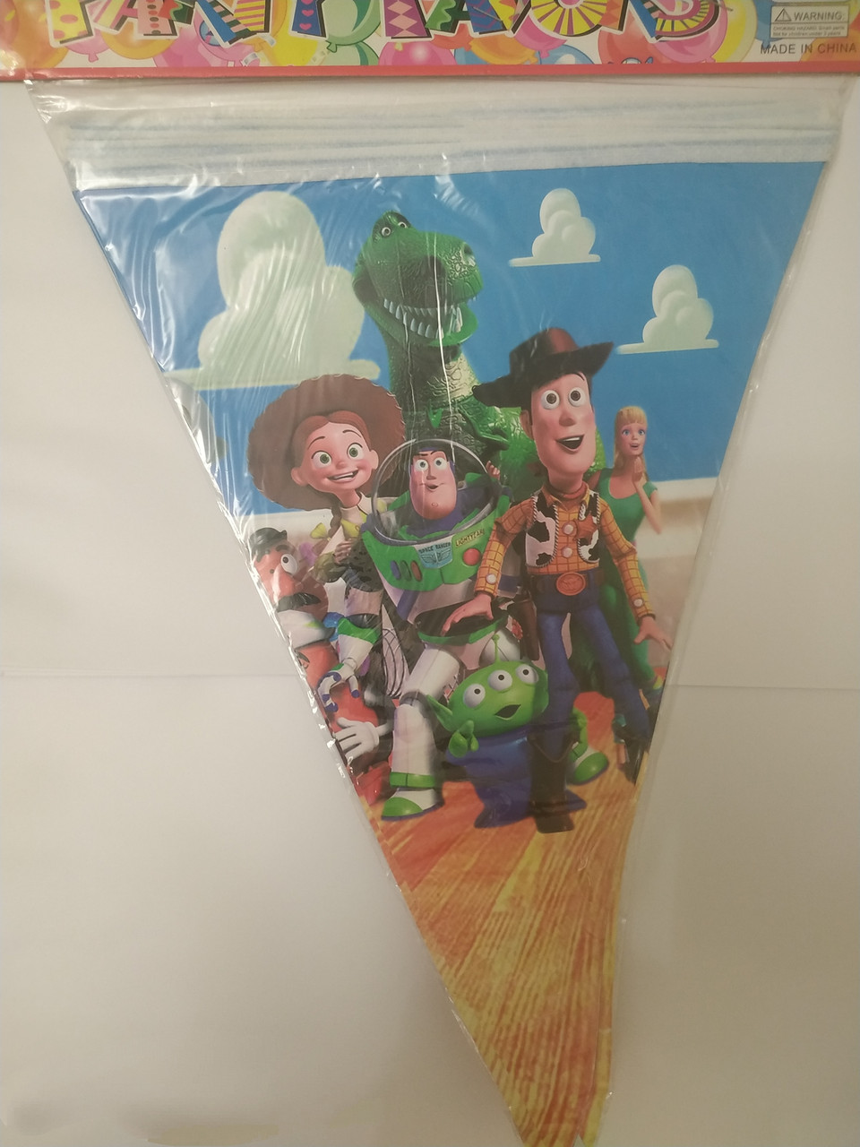 Універсальна гірлянда — прапорці вимпел із героями мультфільмів " Історія іграшок ( Toy Story) ".