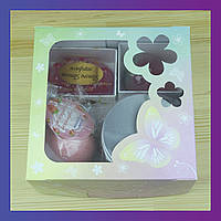Женский SPA-набор "Клубника со сливками" (мыло ручной работы, массажное мыло, скраб, бомба для ванны)