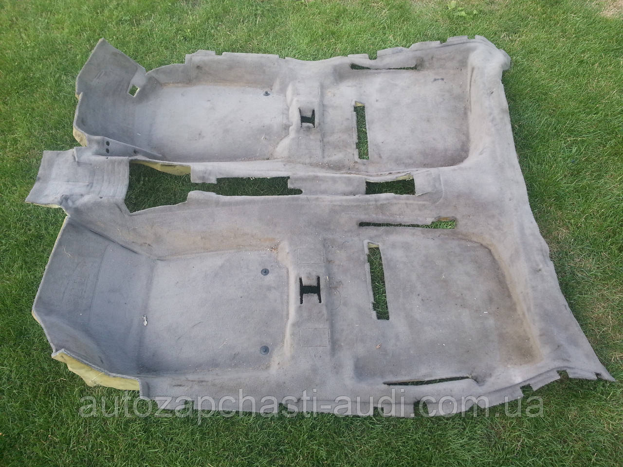 Сіра обшивка підлоги (ковролін) Audi 100 A6 C4 91-97г, фото 1