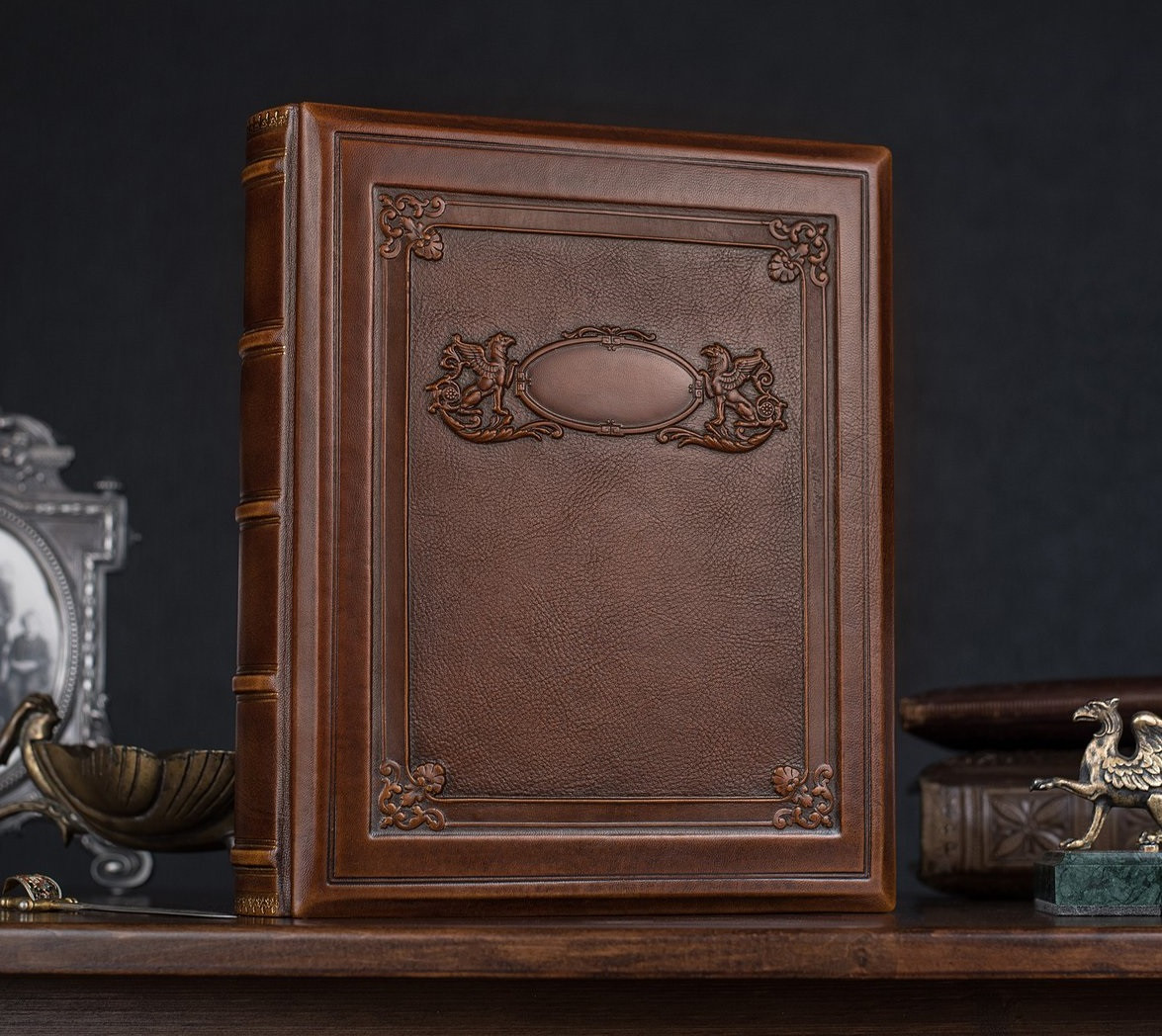 Книга родоводу для заповнення у шкіряній обкладинці "Грифони" з можливістю персоналізації, фото 1