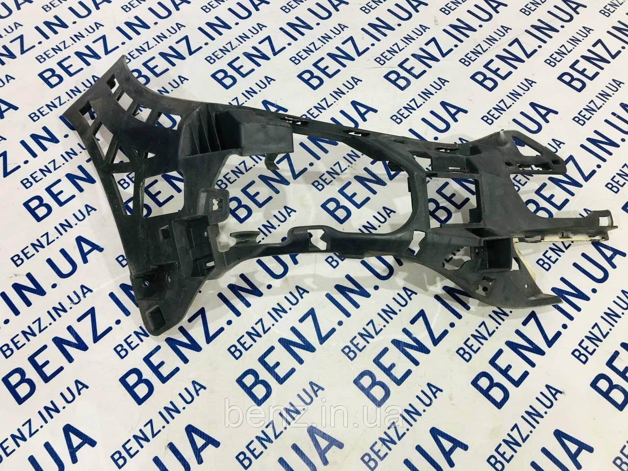 Опорний кронштейн переднього бампера справа Mercedes W212 A2128853865