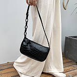 Жіноча маленька сумка багет на пластиковій ланцюжку ремінці рептилія багет чорна, фото 2