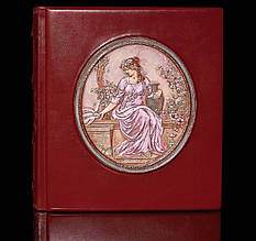 Фотоальбом в шкіряній палітурці з об'ємним тисненням і дизайнерськими листами "Афродіта"