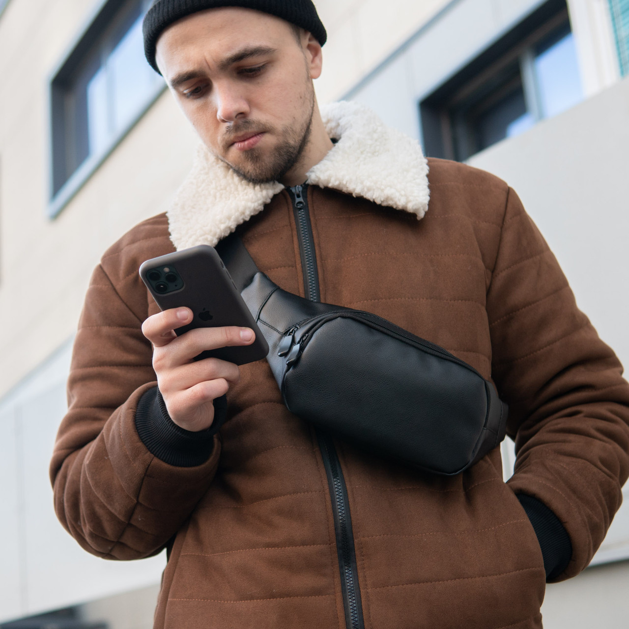 Шкіряна чоловіча сумка бананка KODI поясна на груди екошкіра