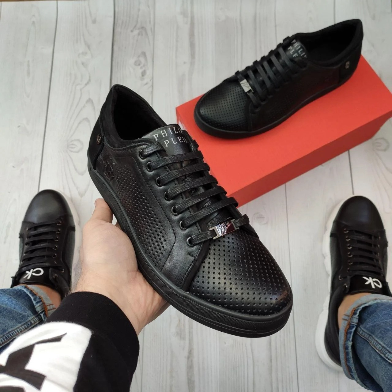 Шкіряні чоловічі кеди кросівки з перфорацією Philipp Plein Rivet