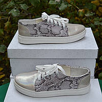 Шкіряні кросівки