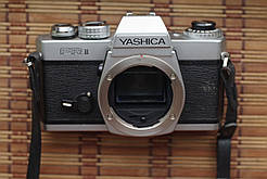 Фотоапарат Yashica FR-ll з ременем