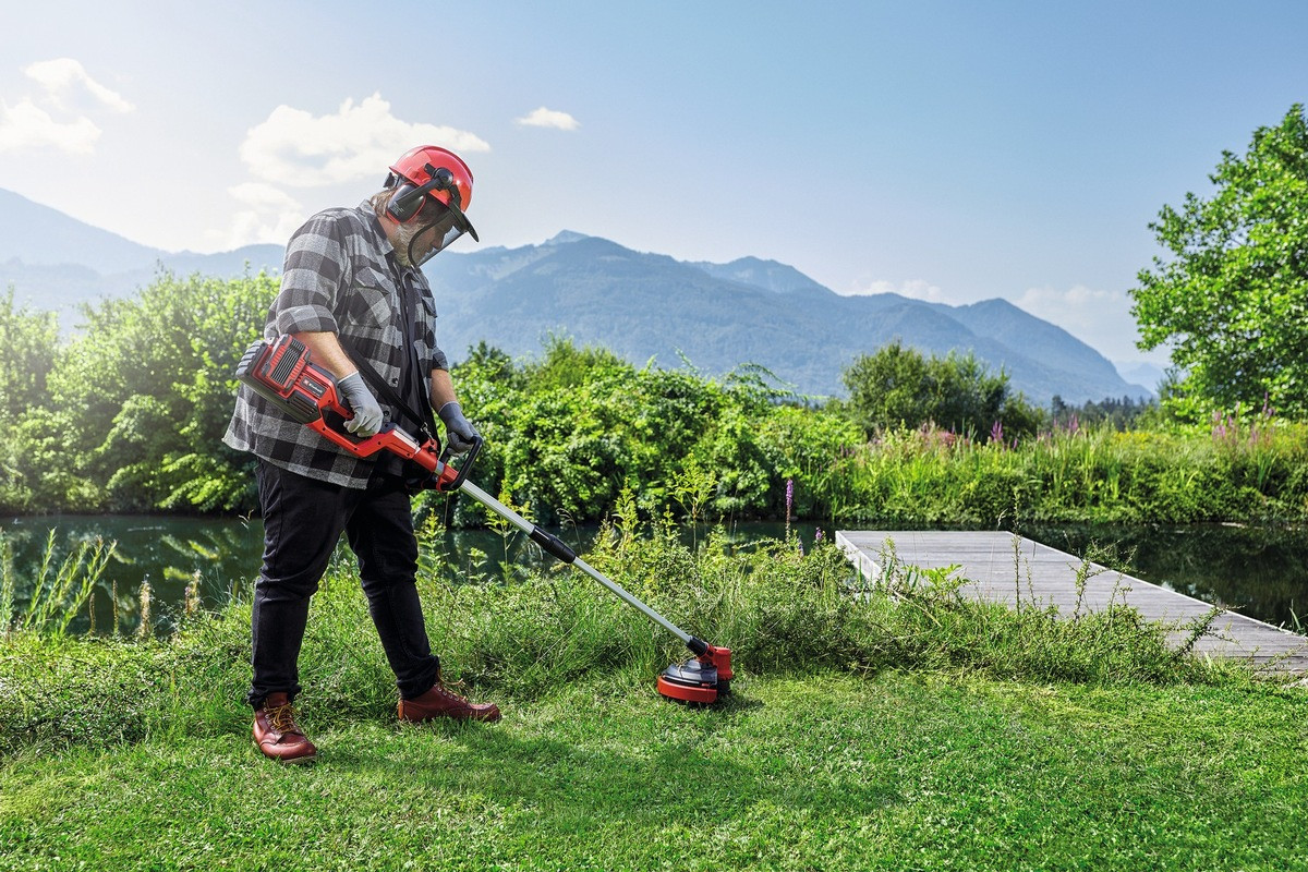 Набір акумуляторного інструменту Einhell GE-LM 36/4in1 Li Kit 2 × 4.0 А/год + зарядний пристрій 2 шт, фото 1