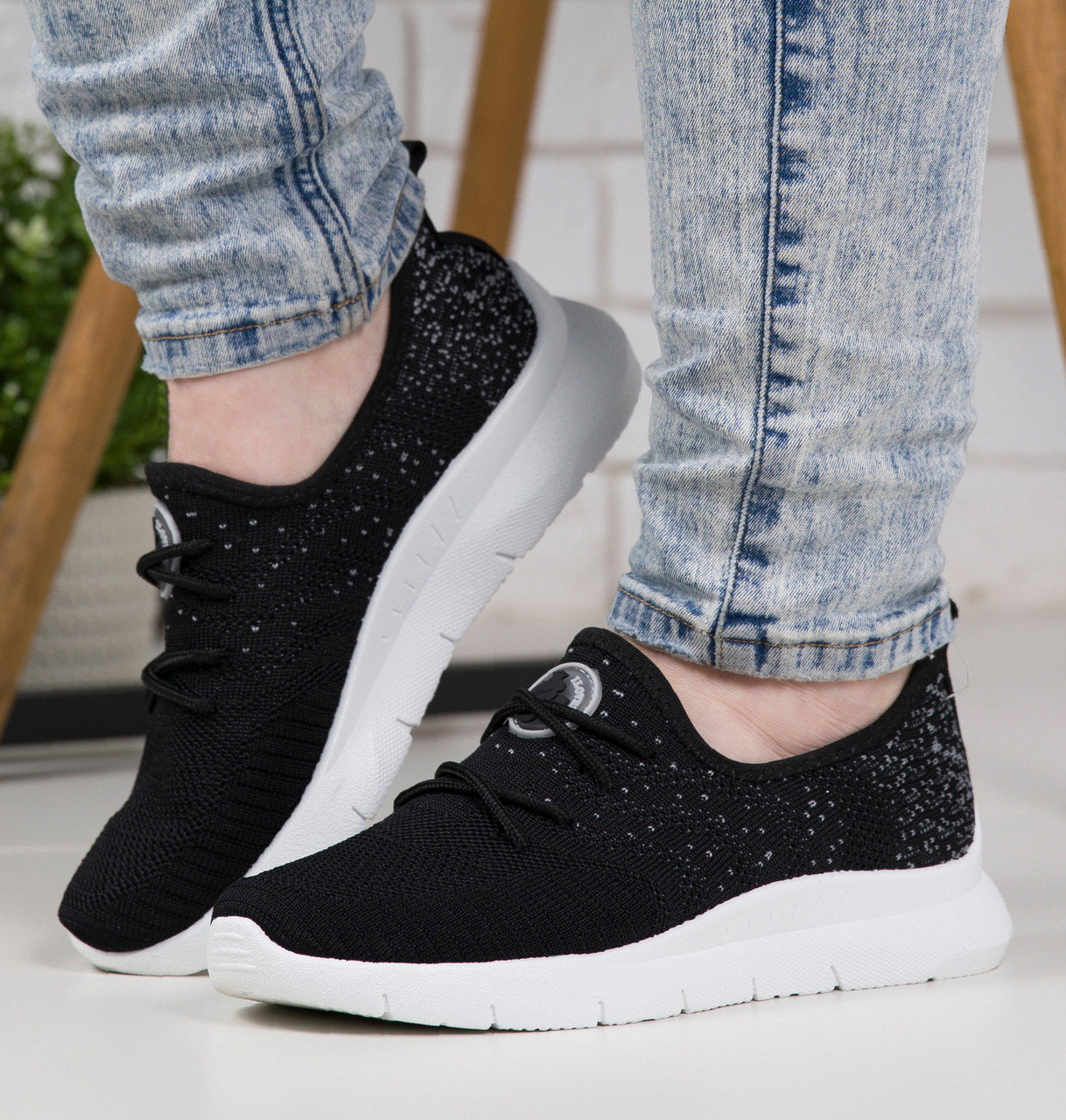 Жіночі кросівки чорні сітка на літо 38р