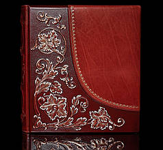 Фотоальбом в шкіряній палітурці з об'ємним тисненням на шкірі з дизайнерськими листами "Лілія"