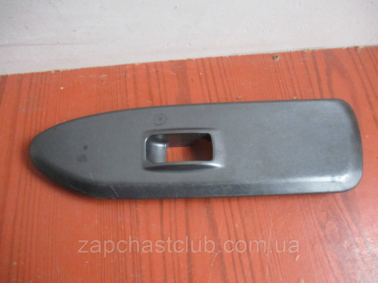 Накладка кнопки склопідіймача права MN124993 995818 Lancer 9 Mitsubishi, фото 1