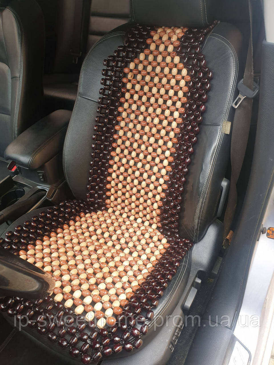 Дерев'яний масажер в машину