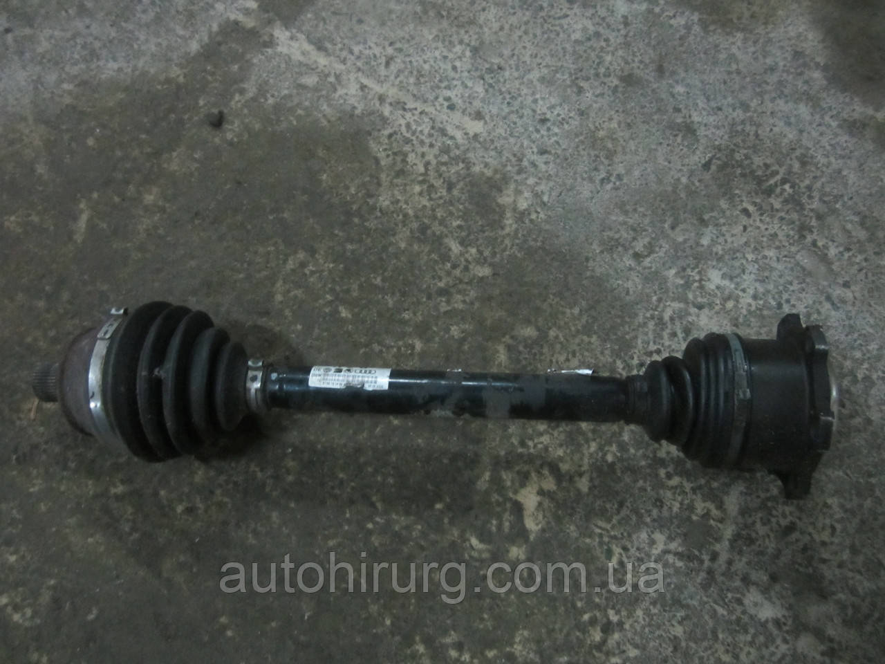Передня права напівось Volkswagen Phaeton (3D0407272)