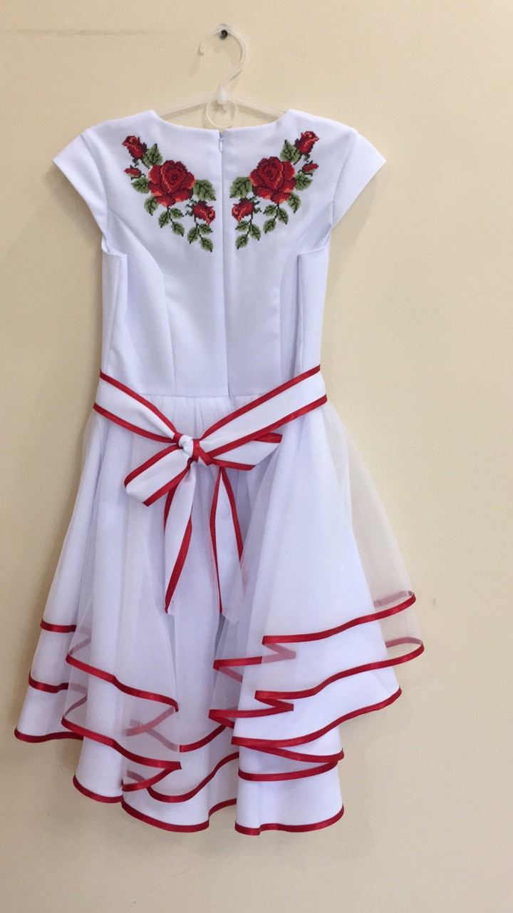 Платье* модельное с вышивкой в украинском стиле "Цветочный орнамент" цвет белый рост 104 см - фото 2 - id-p1398117485