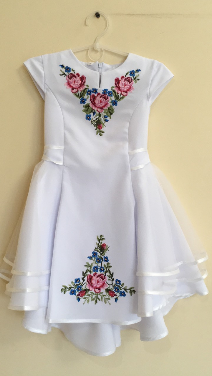 Платье* модельное с вышивкой в украинском стиле "Цветочный орнамент" цвет белый рост 158 см - фото 1 - id-p1398147781