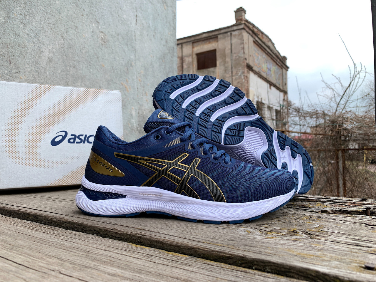 Чоловічі спортивні кросівки Asics Gel-Nimbus 22 Blue Gold сині із золотим