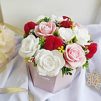 Мило ручної роботи "Букет троянди та полуниця" в коробці