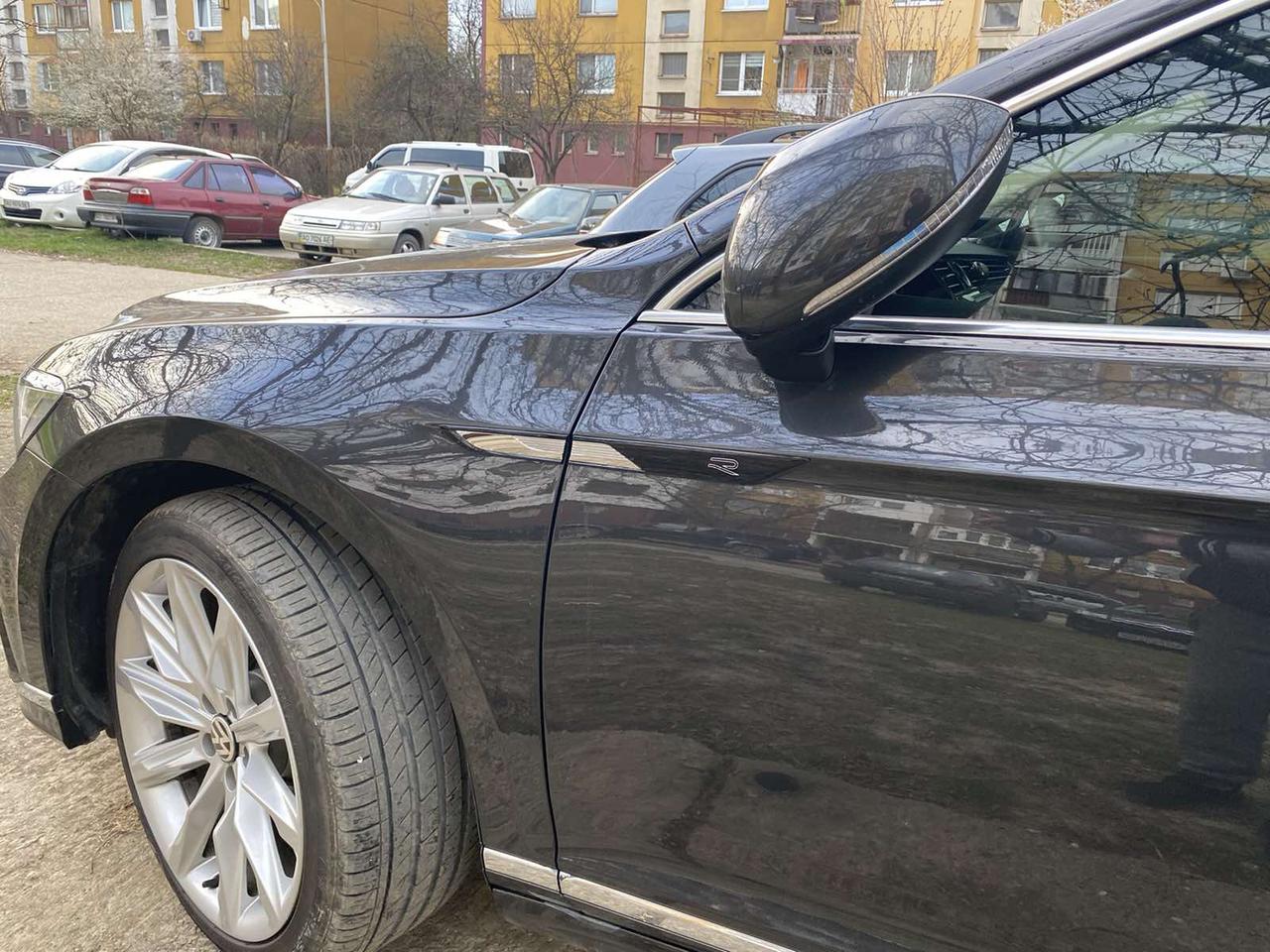 Емблема на крило та двері R-line на Passat B8 (оригінал), фото 1