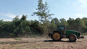 Корчувальник пнів Джон Дір (John Deere)