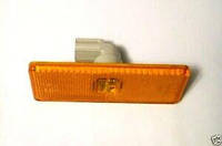Габаритный фонарь желтый MB Axsor/Actros LED 120X45X44 под разьём с усиками