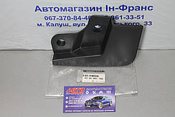Бризговики передній правий на Renault Trafic, Opel Vivaro, Nissan Primaster