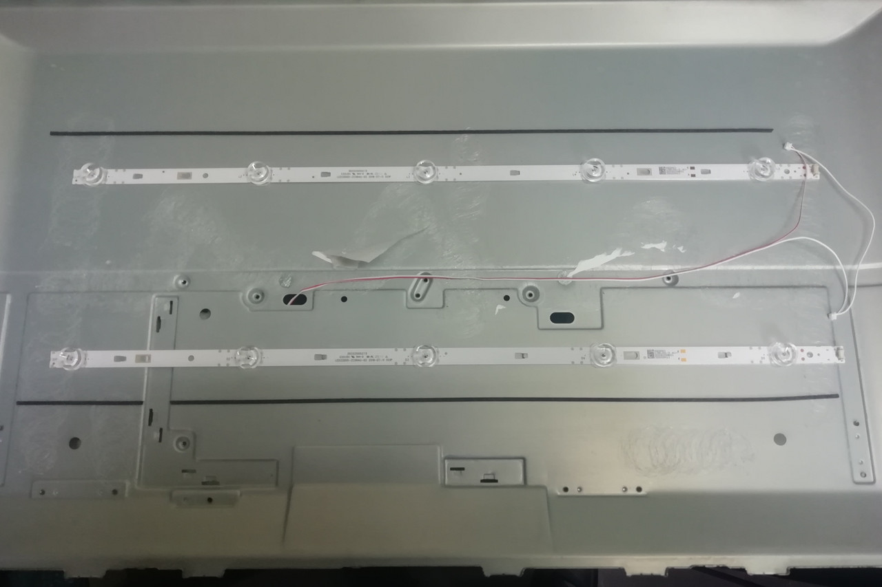 Світлодіодна LED32D05-ZC56AG-02 30332005215 для телевізора 32 JVC KIVI