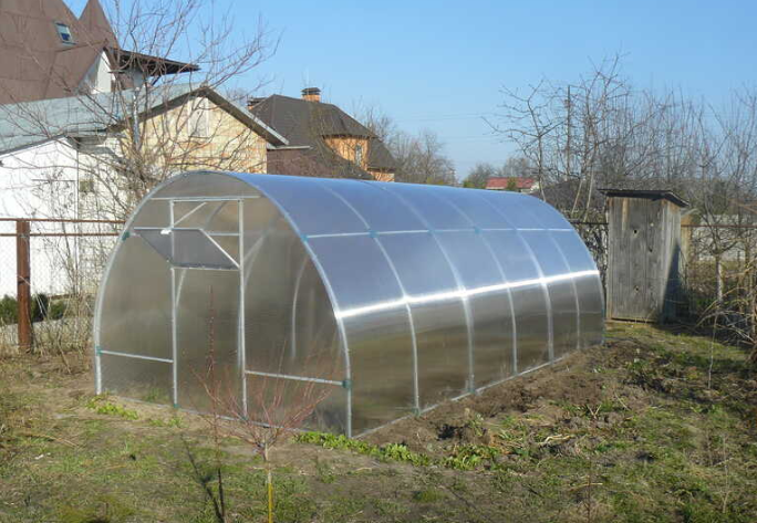 Теплиця збірна Люкс 4х10х2,5 з полікарбонатом з гарячеоцинкованої труби товщиною 1,2 (1,5) мм