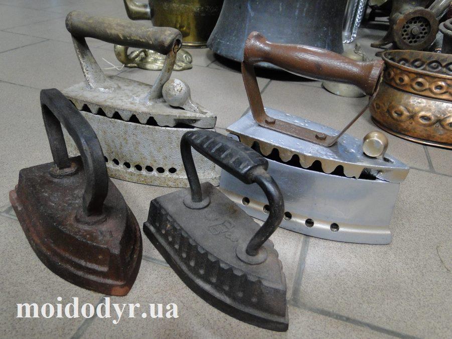 Чавунна важка праска у відмінному стані.
