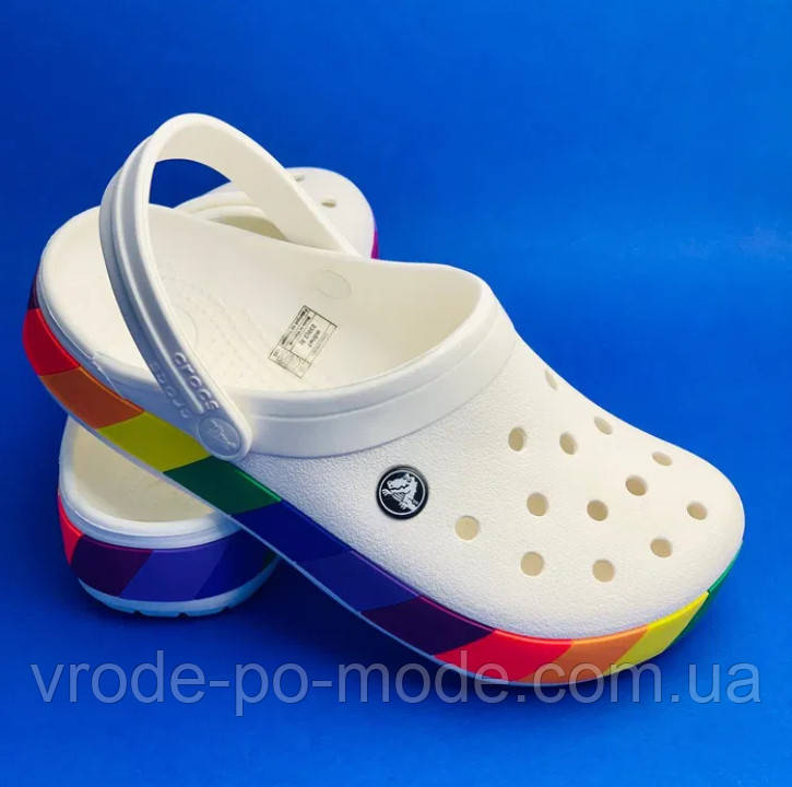 Жіночі літні білі крокси "Райдуга", яскраві молодіжні сабо на літо, модне взуття піна Crocs, оригінал, фото 1