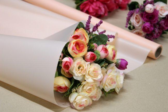 Калька/плівка пакувальна матова для квітів 70 см*10 м Світла пудра