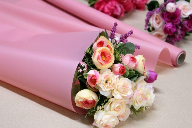 Калька/плівка пакувальна матова для квітів 70 см*10 м Пудрова