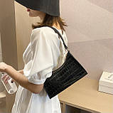 Жіноча маленька сумка через плече багет на ремінці рептилія крокодиляча шкіра чорна, фото 8